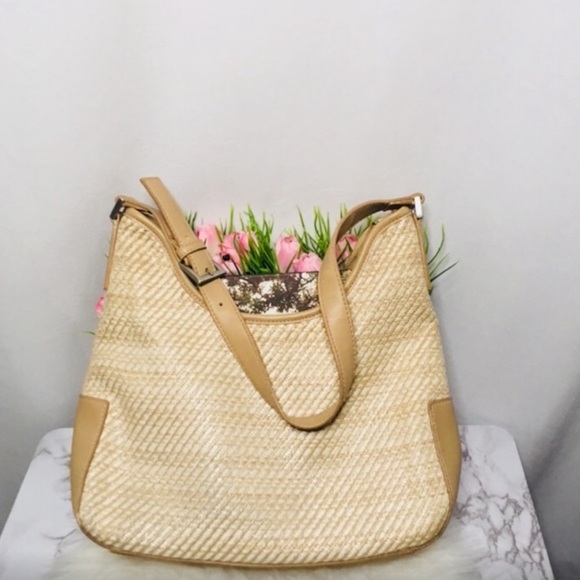 Liz Claiborne Handbags - Liz Claiborne | Beautiful Tan, Cream Bag